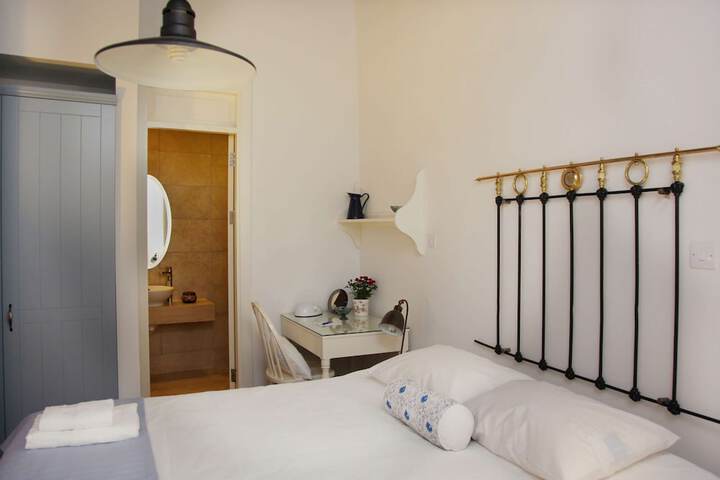 Room 10 of 75