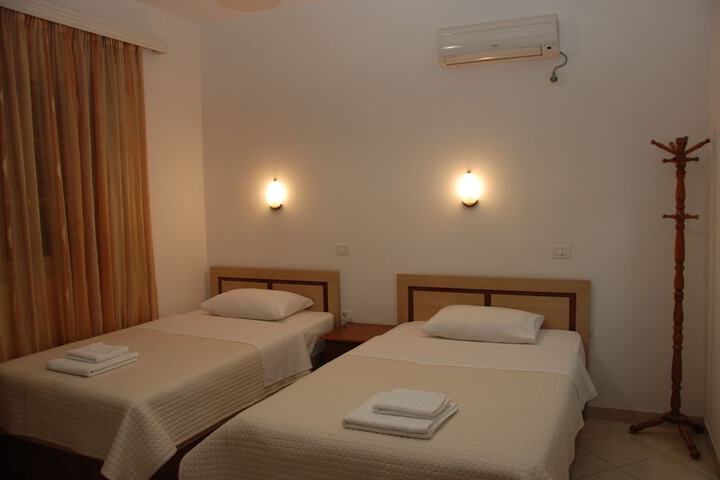 Room 15 of 47