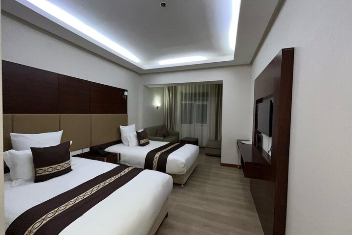 Room 9 of 31