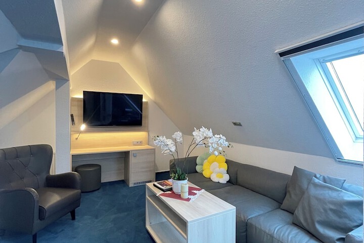 Room 10 of 36