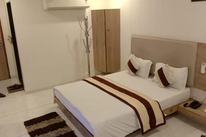 Room 55 of 66