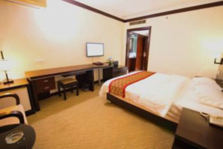 Room 5 of 24