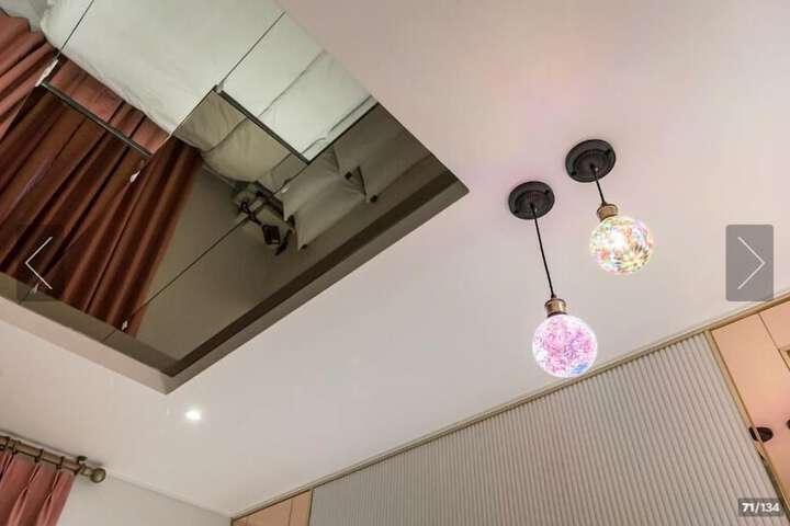 Room 10 of 26