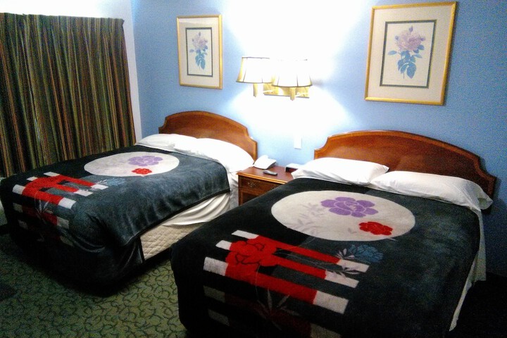 Room 7 of 35