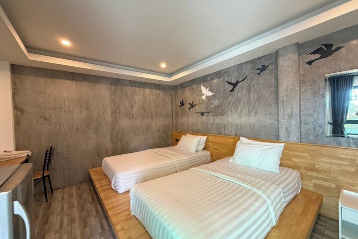 Room 14 of 33