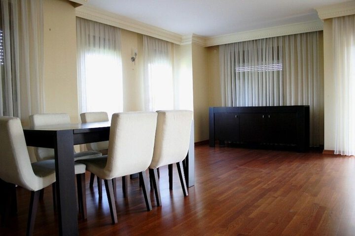 Room 11 of 31