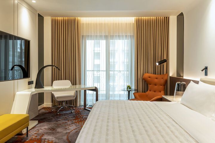 Room 73 of 188