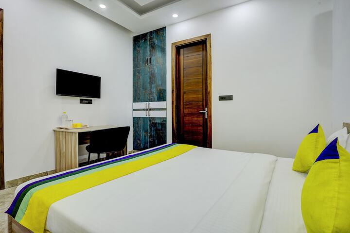 Room 12 of 38