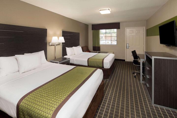 1 King Bed (9 of 17)