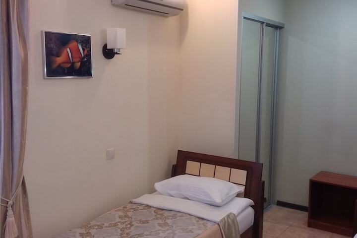 Room 6 of 48