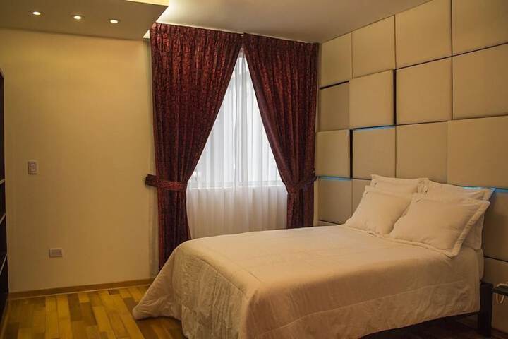 Room 11 of 27