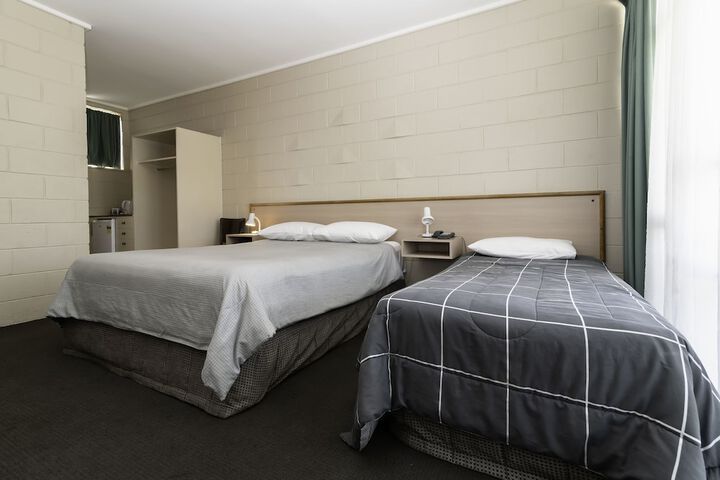 Room 16 of 48