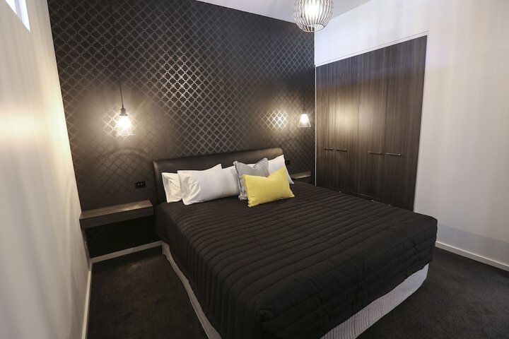 Room 5 of 71