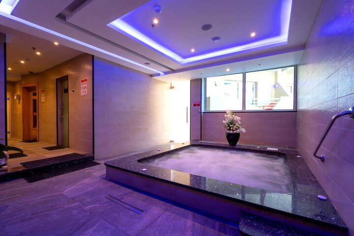 Spa 102 of 204