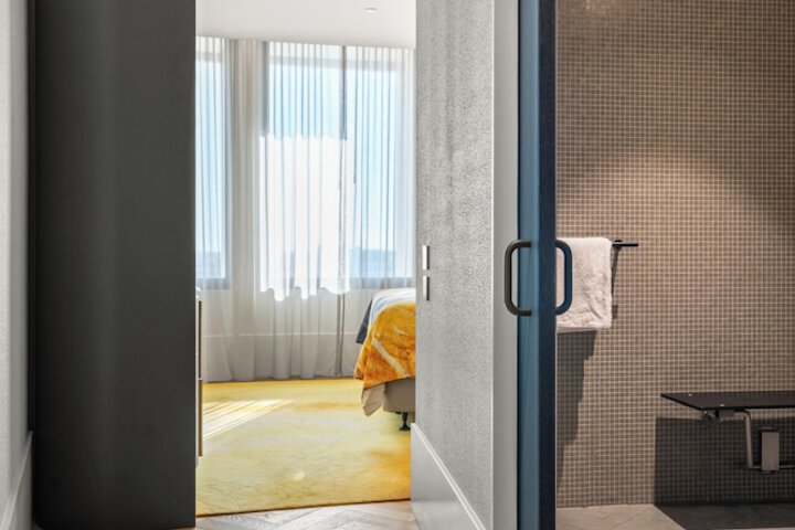 Room 17 of 39