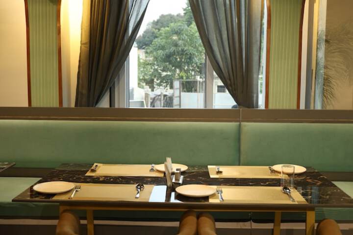 Dining 13 of 34