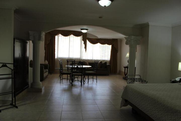Hotel Suite Photo