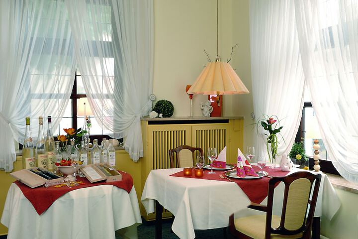Dining 39 of 59