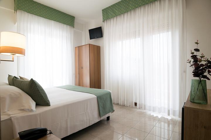Room 37 of 72