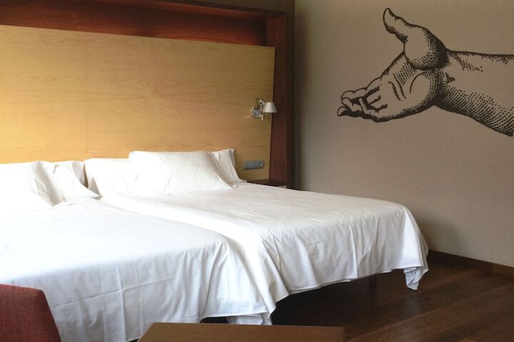 Room 12 of 113