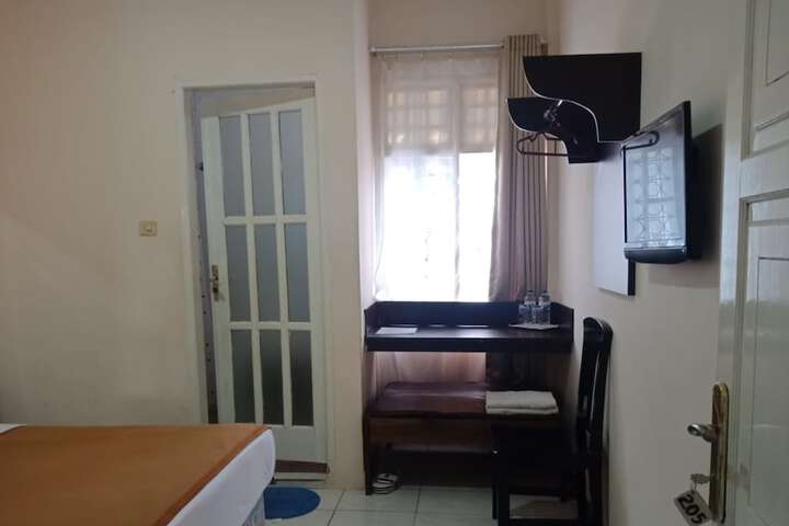 Room 11 of 42