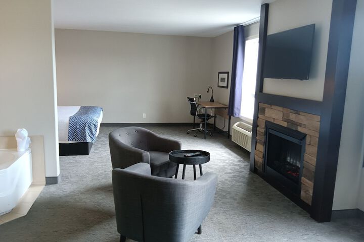 1 King Bed Suite (9 of 22)