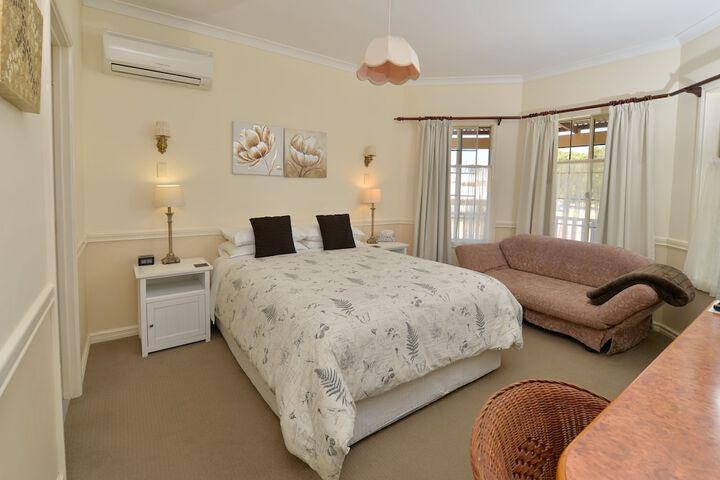 Room 14 of 29