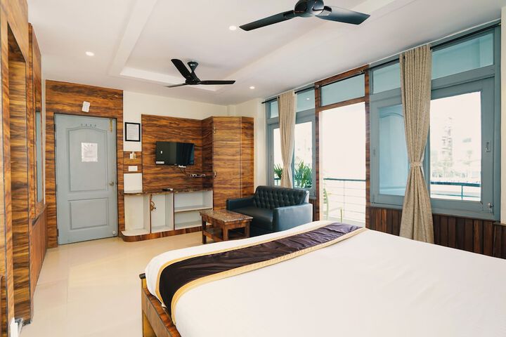 Room 36 of 80