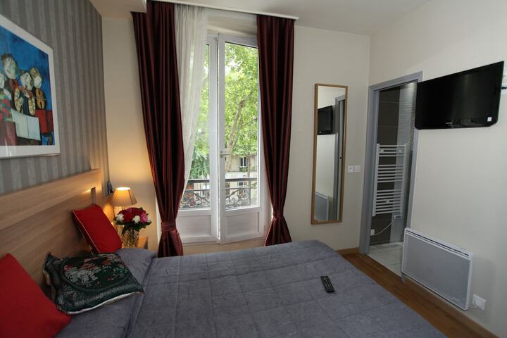 Room 6 of 37