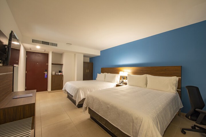 Room 3 of 60