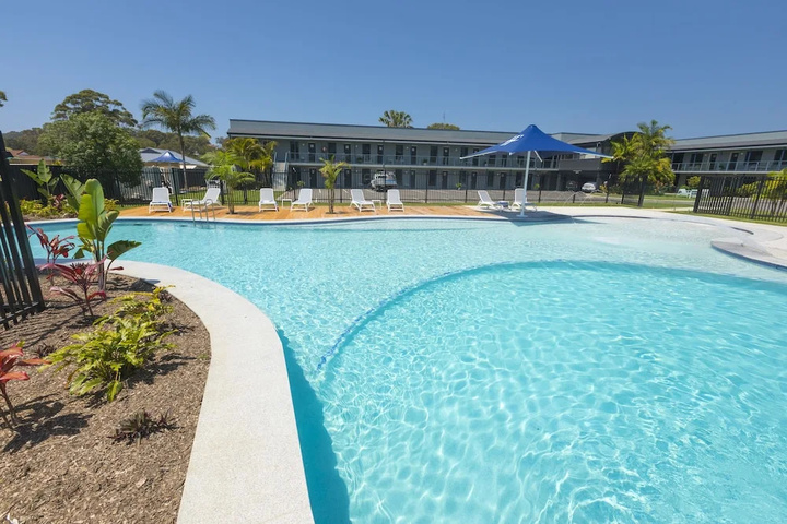 Pool 14 of 21