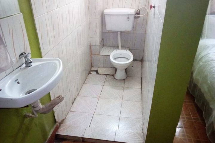 Room 12 of 19