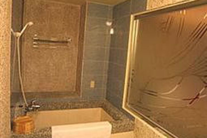 Room 2 of 21