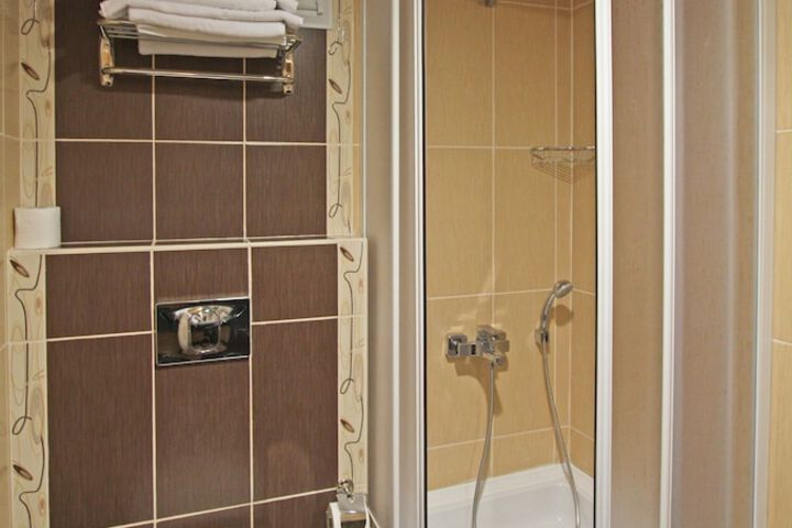 Room 19 of 40