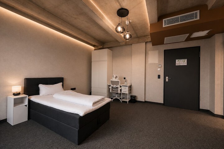 Room 38 of 59