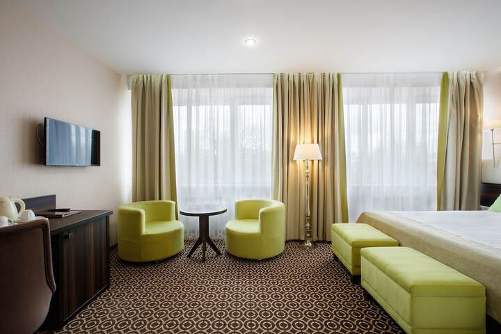 Room 12 of 37