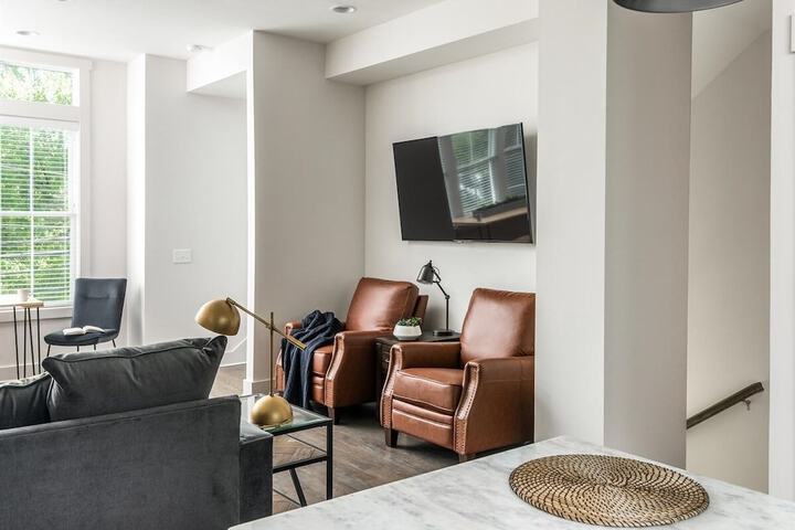 Room 8 of 28