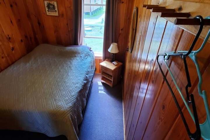 Room 12 of 195