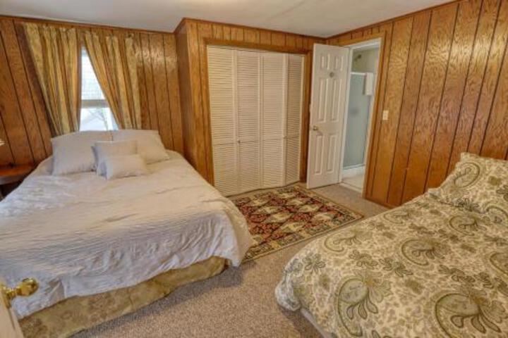 33 West Washington Street in Ellicottville, NY