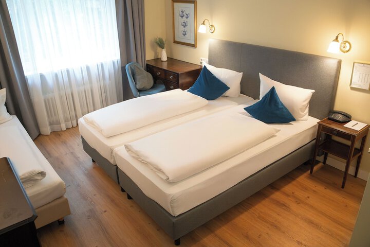 Room 35 of 72