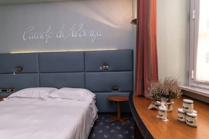 Room 5 of 37