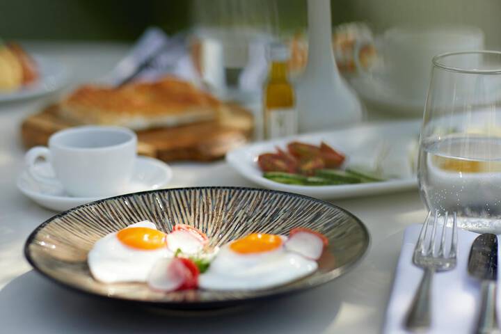 Breakfast/Coffee Service 407 of 622