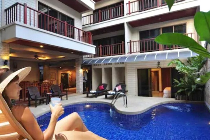 Hotel with Pool