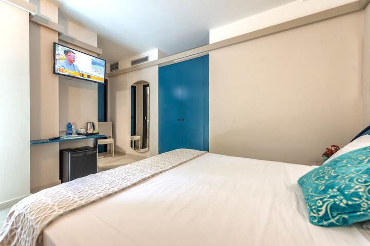 Room 18 of 128