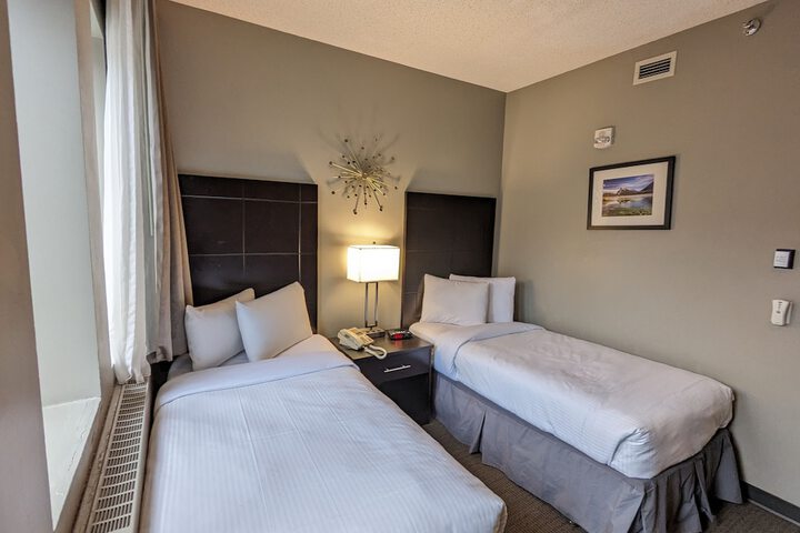 Room 4 of 40