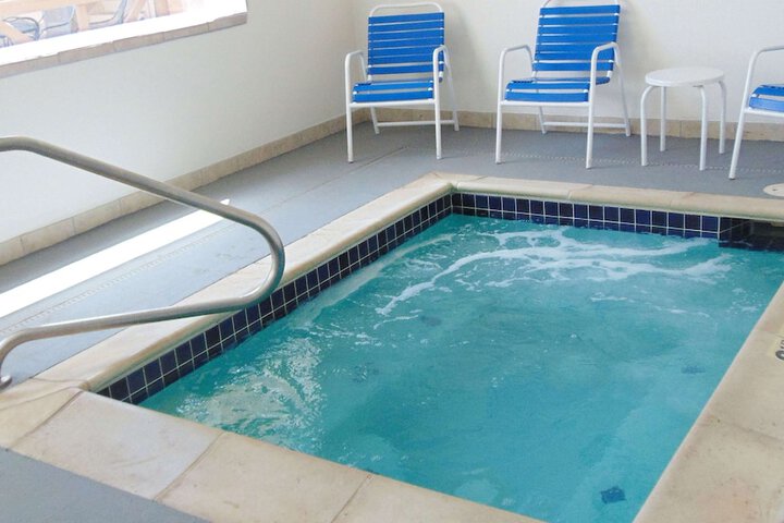 Pool Hotel