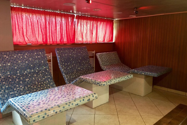 Room 41 of 60