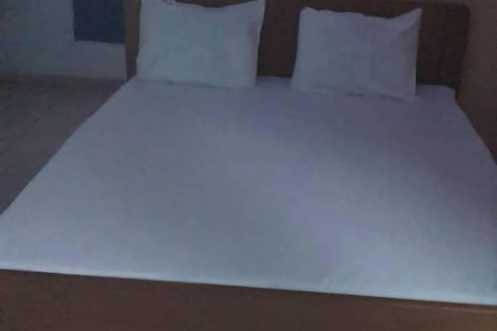 Room 7 of 14