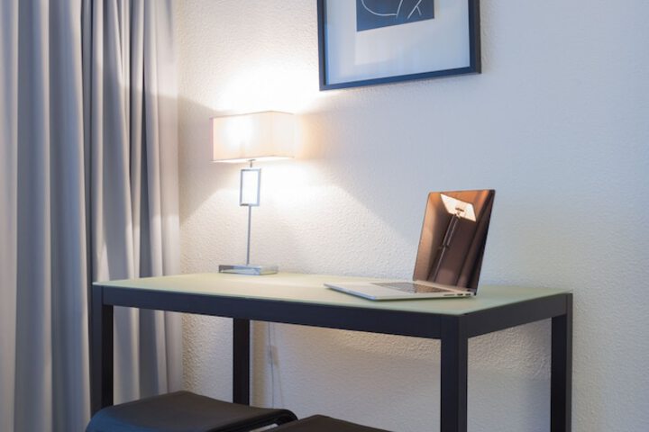 Room 102 of 278