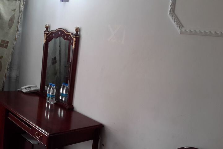 Room 16 of 28